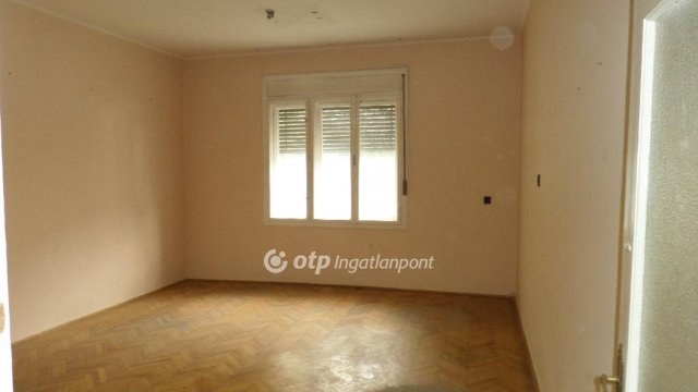 Eladó téglalakás, Nagykanizsán 34 M Ft, 3 szobás