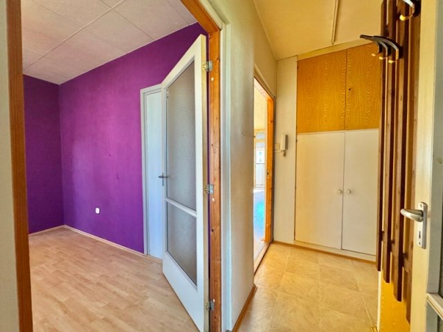 Eladó panellakás, Pécsett 39.9 M Ft, 2 szobás