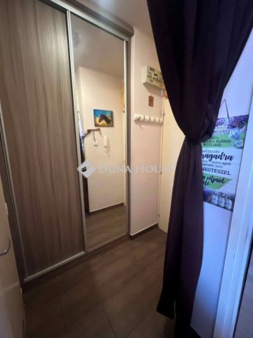 Eladó panellakás, Jászberényben 23.9 M Ft, 1 szobás