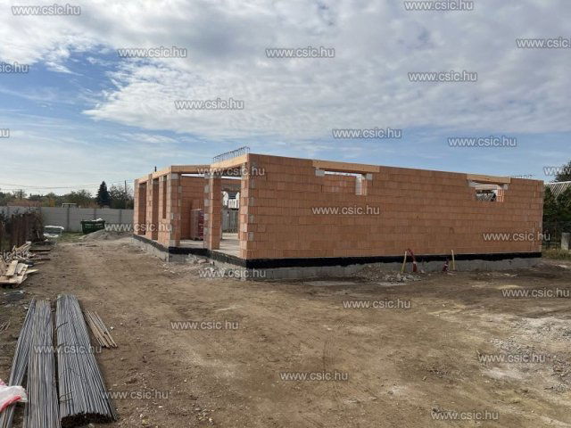 Eladó ikerház, Budapesten, XVIII. kerületben 149.9 M Ft, 4 szobás