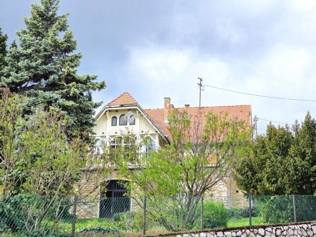 Eladó családi ház, Pécsett 134.9 M Ft, 5 szobás
