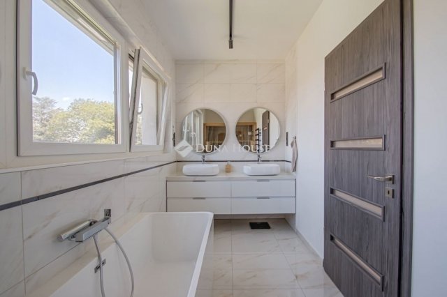 Eladó családi ház, Budapesten, XVI. kerületben 299 M Ft