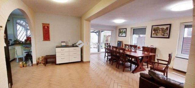 Eladó családi ház, Budapesten, XVIII. kerületben 160 M Ft