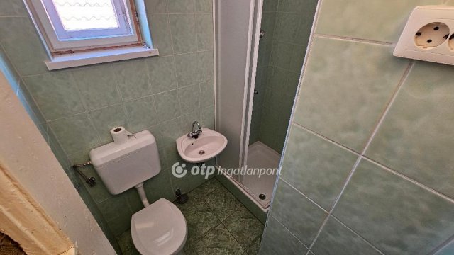 Eladó nyaraló, Mezőkövesden 25 M Ft, 2+2 szobás