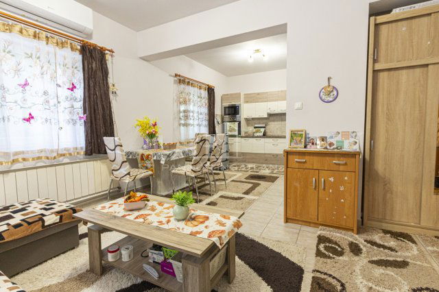 Eladó családi ház, Balatonkenesén 128 M Ft, 4 szobás