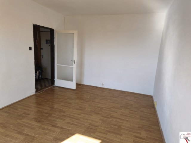 Kiadó panellakás, albérlet, Pécsett 130 E Ft / hó, 2 szobás