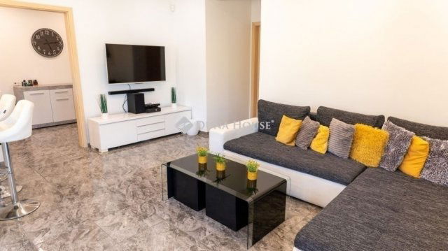 Eladó családi ház, Budapesten, XVIII. kerületben 164.999 M Ft