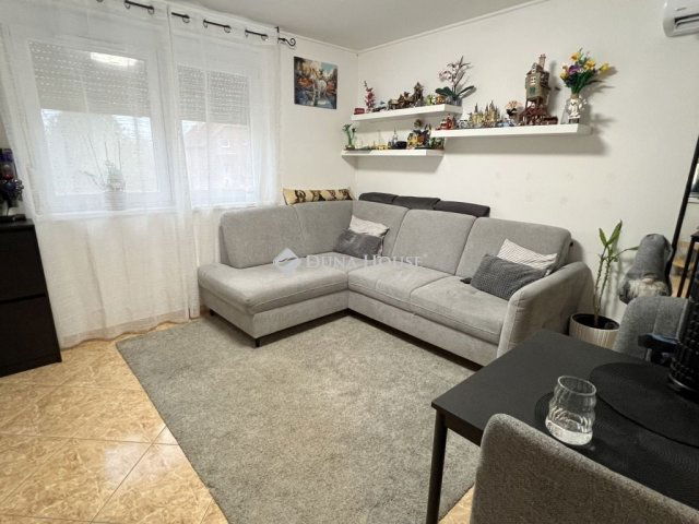 Eladó családi ház, Baracskán 36 M Ft, 3 szobás