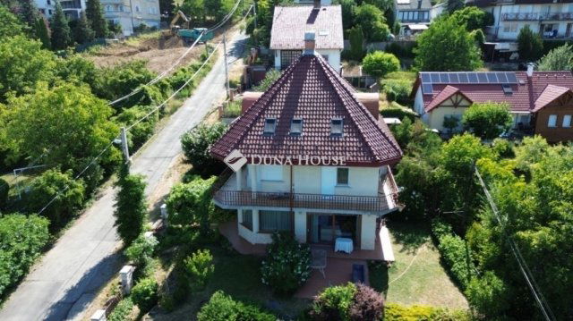 Eladó családi ház, Budapesten, III. kerületben 265 M Ft