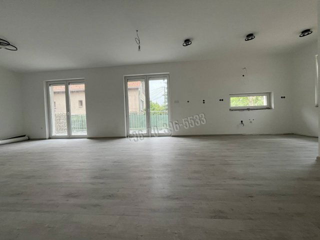 Eladó ikerház, Gödöllőn 135 M Ft, 5 szobás