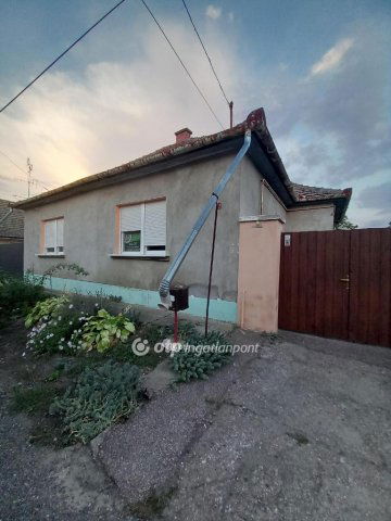 Eladó családi ház, Bátyán 12.5 M Ft, 3+2 szobás