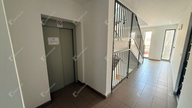 Eladó téglalakás, Monoron 79.5 M Ft, 3 szobás