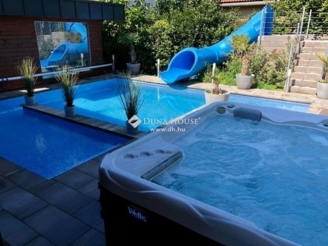 Eladó családi ház, Vecsésen 245 M Ft, 5 szobás