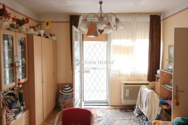 Eladó téglalakás, Budapesten, XX. kerületben 48.5 M Ft, 1 szobás