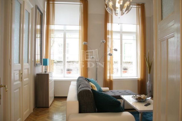 Eladó téglalakás, Budapesten, VI. kerületben 79.99 M Ft