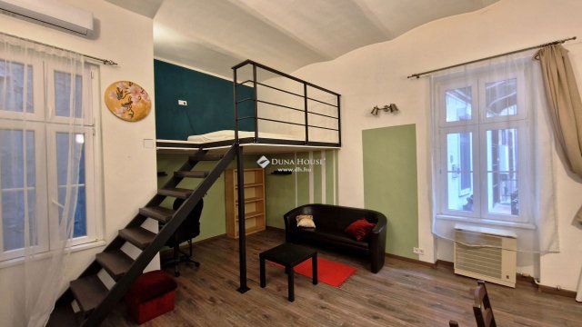 Eladó téglalakás, Budapesten, VIII. kerületben 50 M Ft