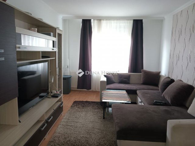 Kiadó panellakás, albérlet, Debrecenben 250 E Ft / hó, 3 szobás