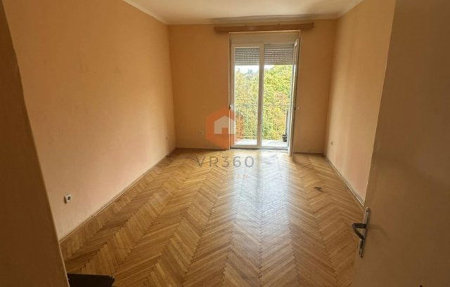 Eladó téglalakás, Pécsett 47.5 M Ft, 2+1 szobás