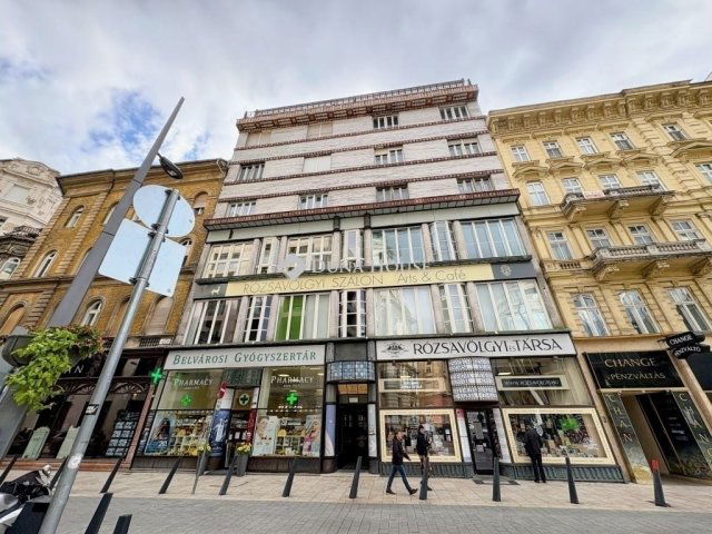 Eladó téglalakás, Budapesten, V. kerületben 128 M Ft, 1 szobás