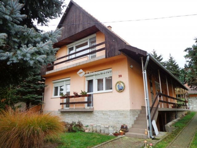 Eladó családi ház, Zebegényben 150 M Ft, 5 szobás