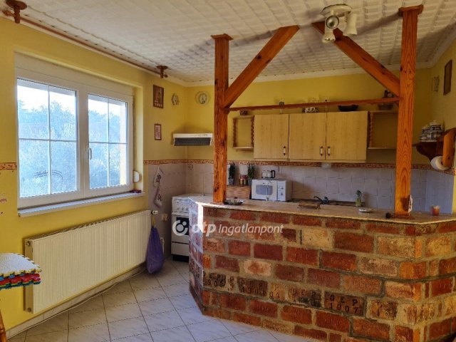 Eladó családi ház, Tapolcán 129 M Ft, 4 szobás