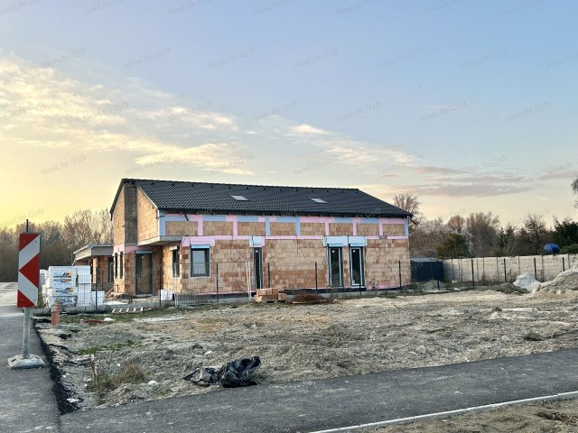 Eladó családi ház, Győrött 189 M Ft, 4+1 szobás