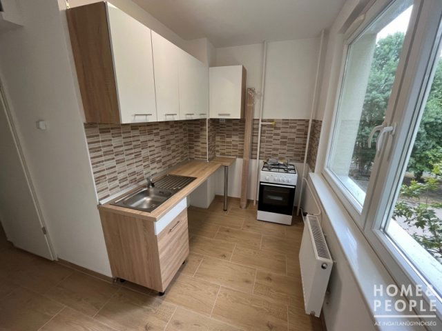 Eladó téglalakás, Szegeden 55 M Ft, 2 szobás