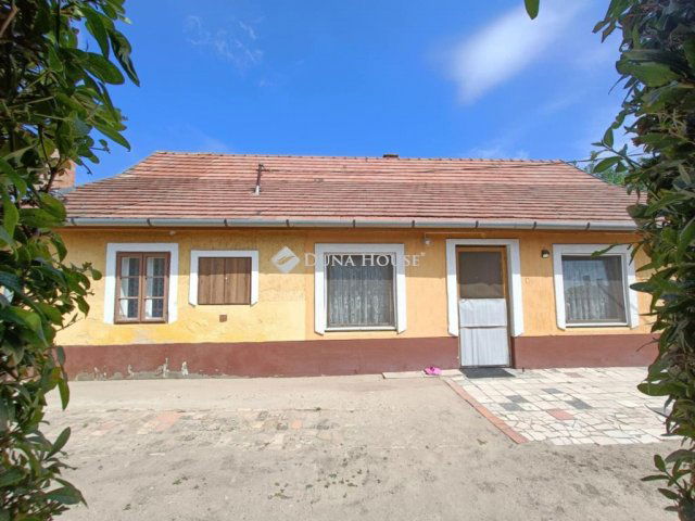 Eladó családi ház, Nagykőrösön 30.5 M Ft, 2 szobás