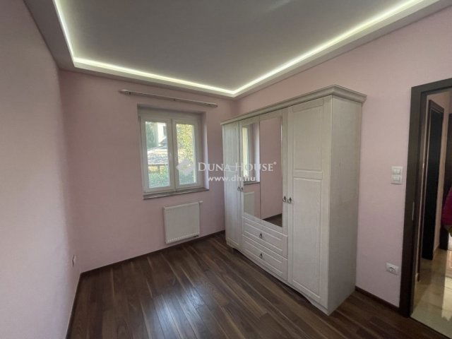 Eladó családi ház, Budapesten, II. kerületben 393.75 M Ft