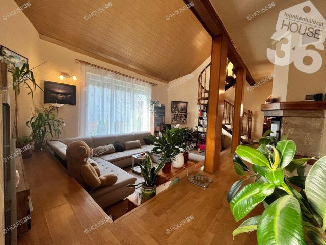 Eladó családi ház, Kecskeméten 127.9 M Ft, 7 szobás