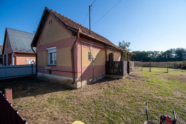 Eladó családi ház, Nyíradonyban 13.5 M Ft, 1 szobás