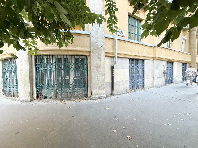 Eladó üzlethelyiség, Budapesten, IX. kerületben, Mester utcában