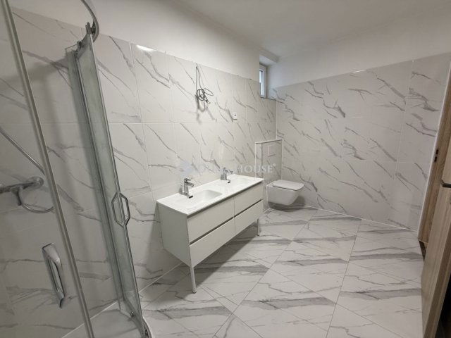 Eladó családi ház, Nyergesújfaluban 86.9 M Ft, 4 szobás