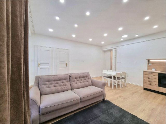 Kiadó téglalakás, albérlet, VIII. kerületben, Vajda Péter utcában