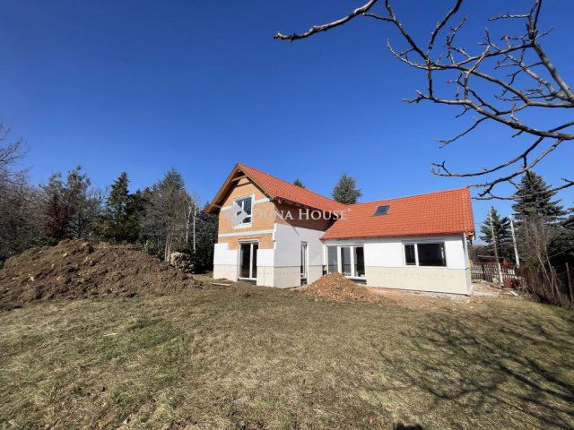 Eladó családi ház, Nagykovácsiban 235 M Ft, 5 szobás