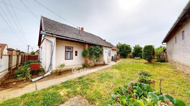 Eladó családi ház, Kocsordon 13 M Ft, 2 szobás
