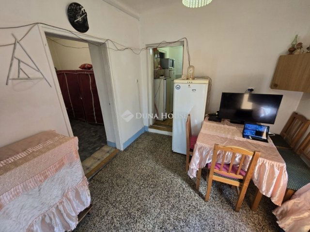 Eladó családi ház, Örkényen 26 M Ft, 2 szobás