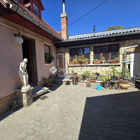 Eladó családi ház, Kecskeméten 99.9 M Ft, 6 szobás