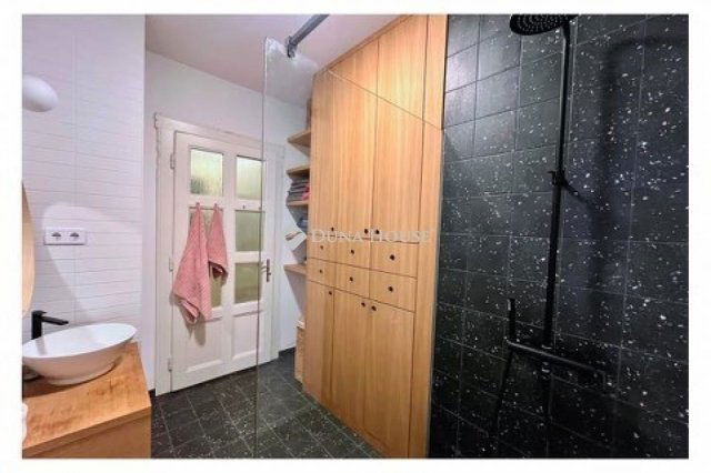 Eladó téglalakás, Budapesten, XII. kerületben 129 M Ft, 3 szobás