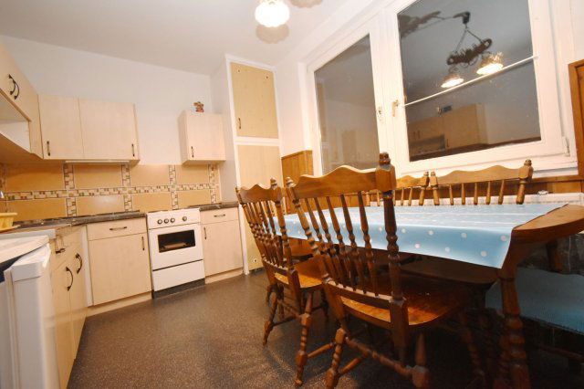 Kiadó panellakás, albérlet, Debrecenben 180 E Ft / hó, 2 szobás