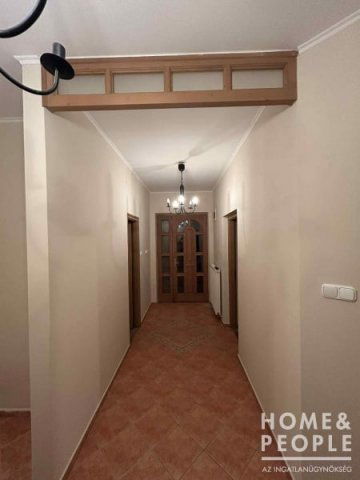 Eladó családi ház, Szegeden 129.9 M Ft, 3 szobás