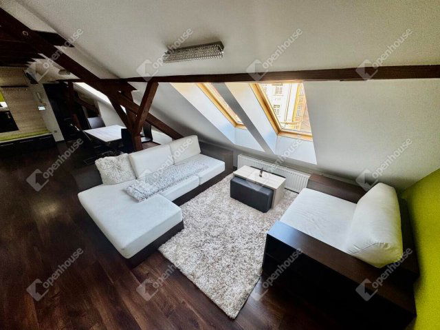 Eladó téglalakás, Székesfehérvárott 79.9 M Ft, 3 szobás