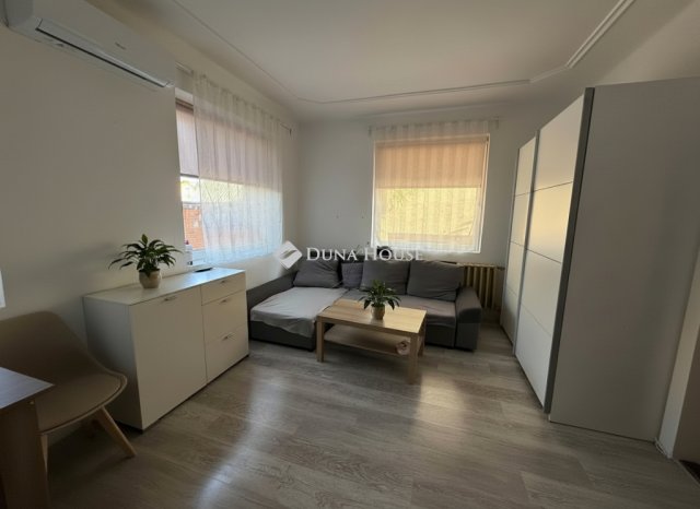 Eladó téglalakás, Budaörsön 114.9 M Ft, 4 szobás