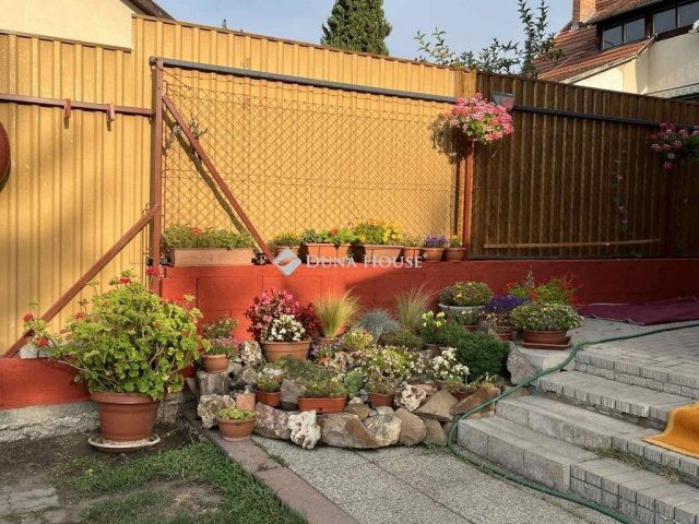 Eladó ikerház, Szentendrén 149 M Ft, 5 szobás