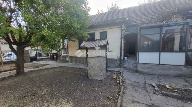 Eladó családi ház, Budakalászon 65 M Ft, 2 szobás