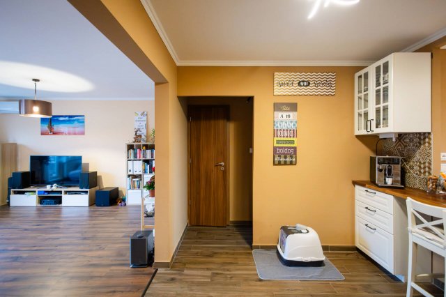 Eladó téglalakás, Budapesten, III. kerületben 98 M Ft, 3 szobás