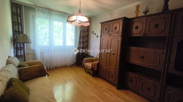 Eladó panellakás, Budapesten, III. kerületben 81 M Ft, 3 szobás
