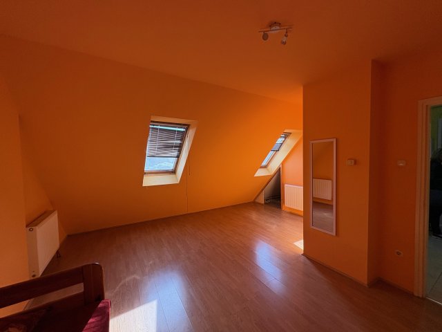 Eladó téglalakás, Egerben 25 M Ft, 1 szobás