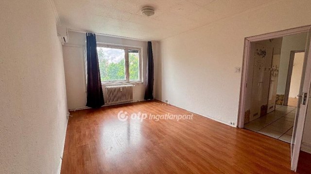 Eladó panellakás, Dunaújvárosban 26.5 M Ft, 2 szobás