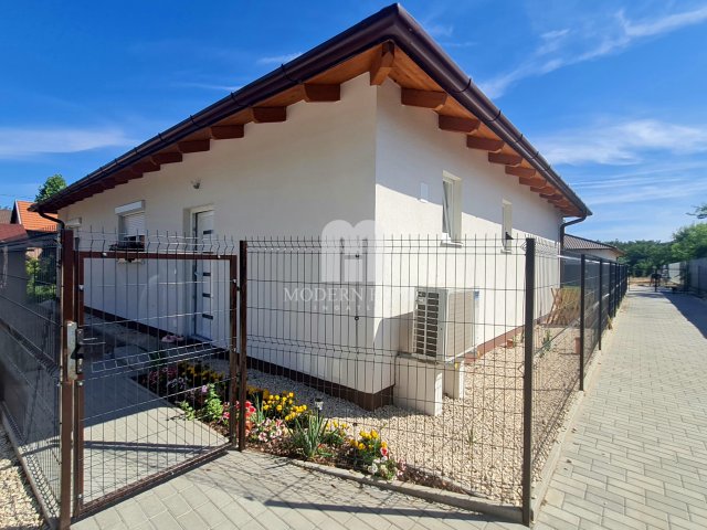 Eladó családi ház, Székesfehérvárott 97.5 M Ft, 3 szobás